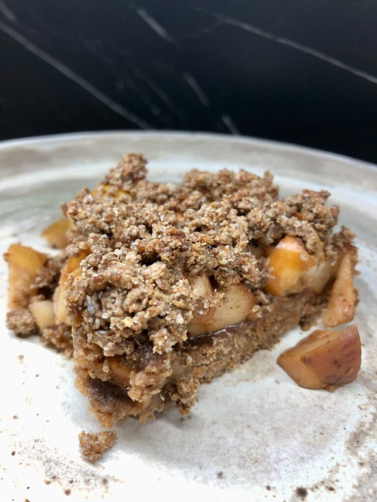 apple rye crumble pie