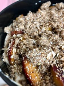 baking peach crumble cheesecake