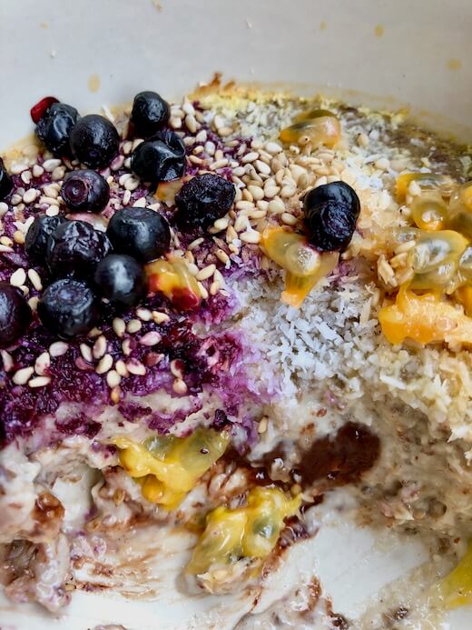 vegan baked oats with passionfruit