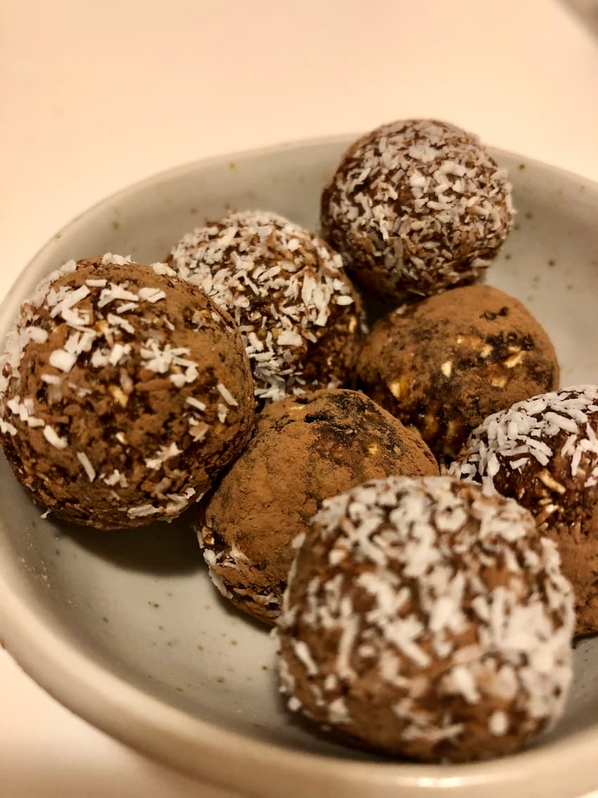 christmas truffles with coconut