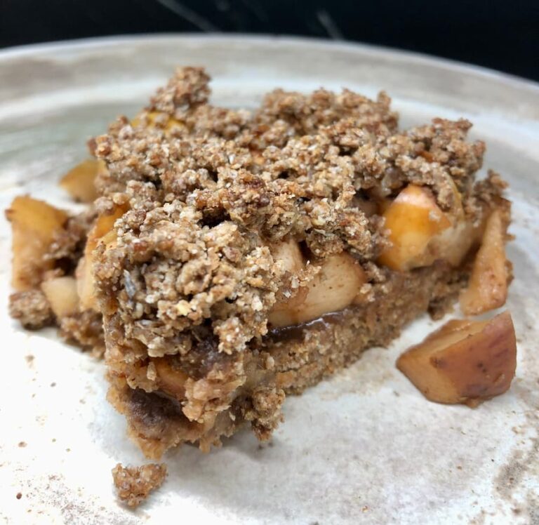 apple rye crumble pie
