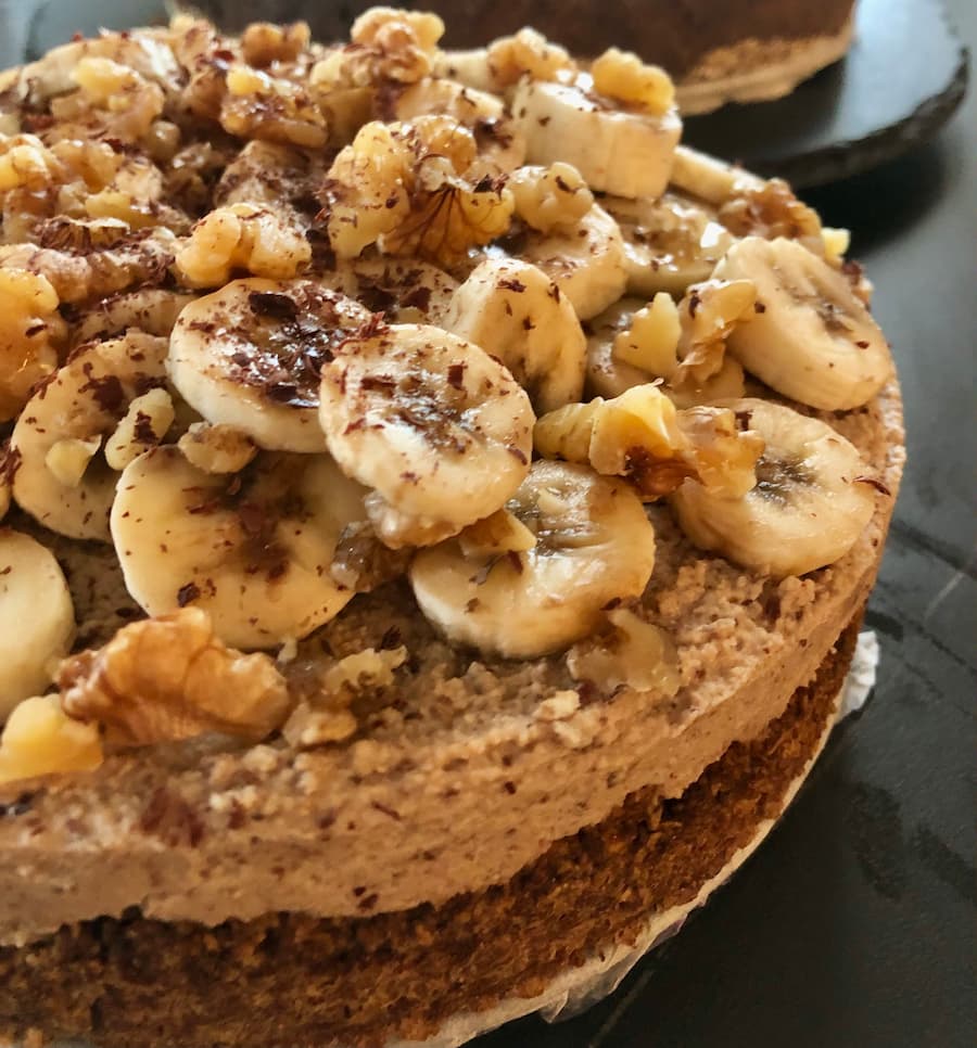 banana date caramel cheesecake