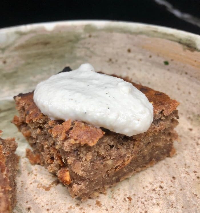 soft gingerbread with cashew cream