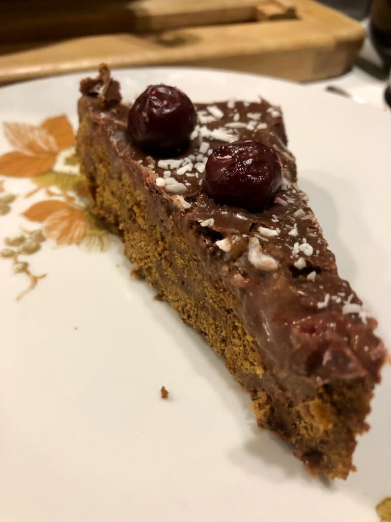 chocolate gingerbread cookie cake