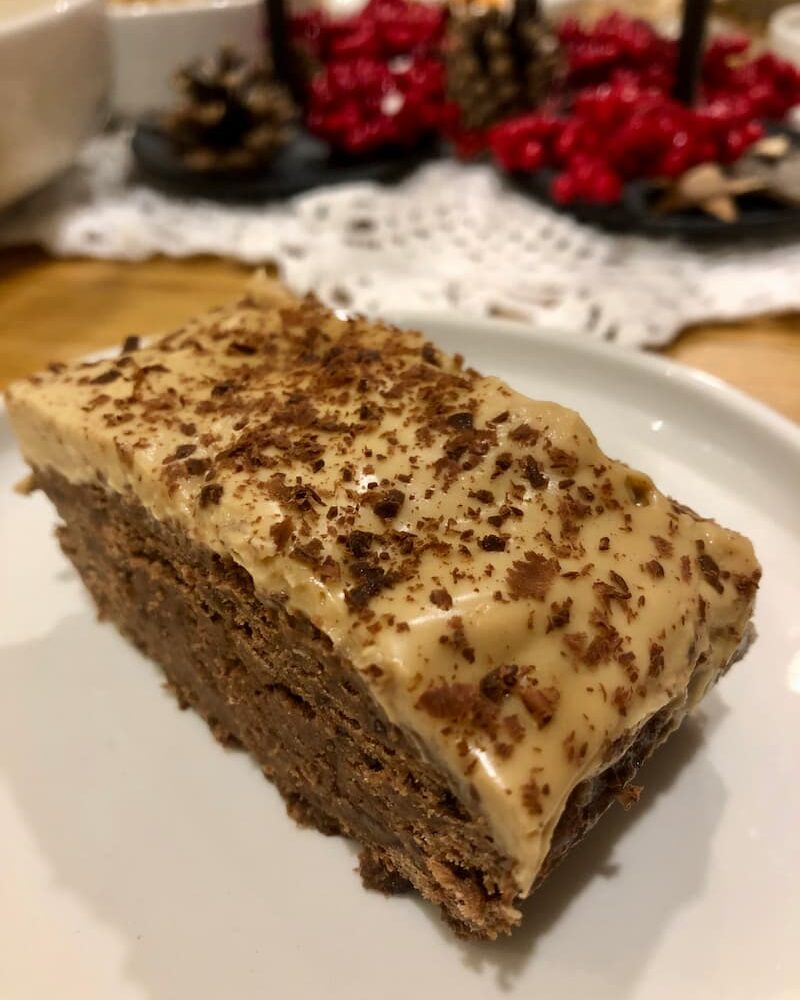 gingerbread caramel cake