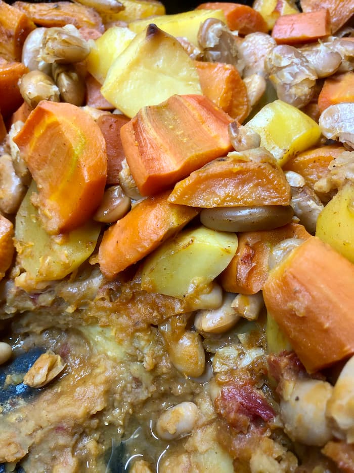 tandoori stew with vegetables, beans and lentils