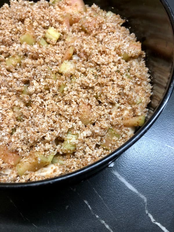 almond flour rhubarb crumble cheesecake