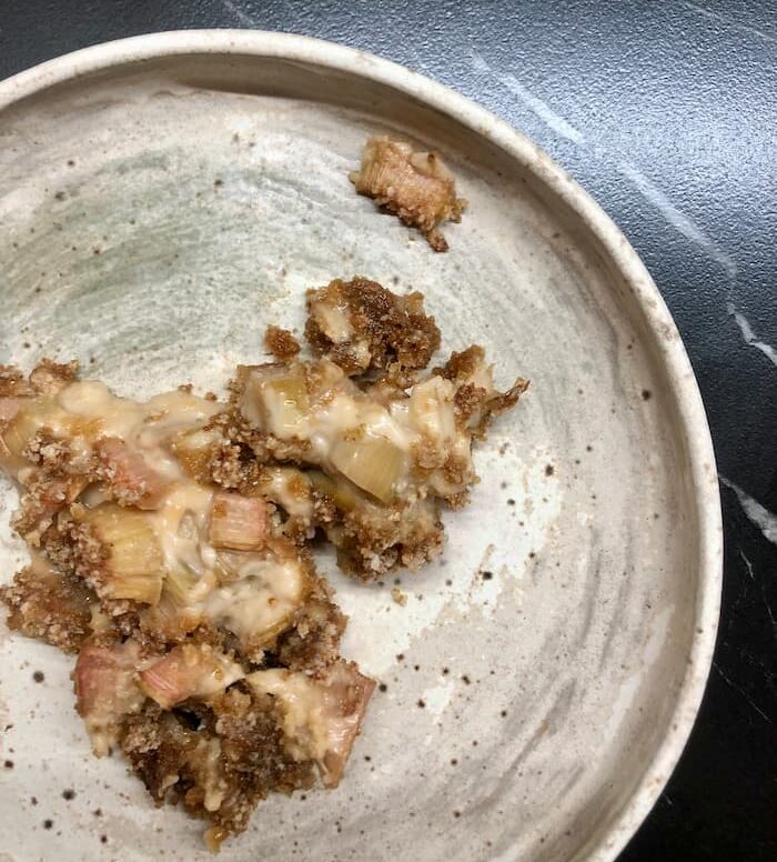 baked rhubarb crumble cheesecake